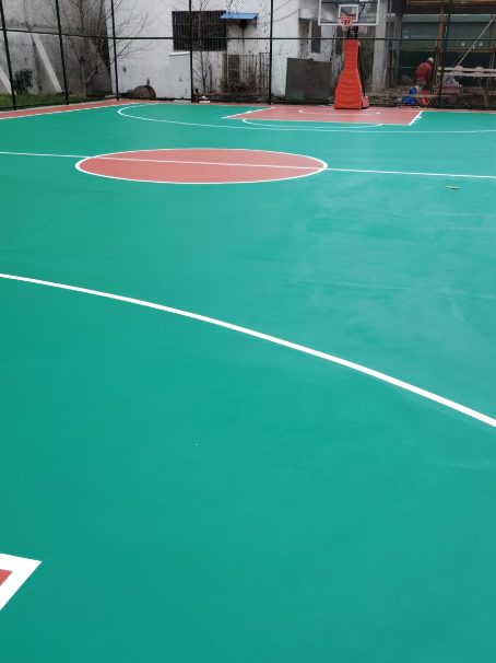山西 球场长期使用易出现地面开裂